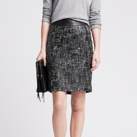 Banana Republic Dresses & Skirts - Banana Republic Coated Tweed Skirt